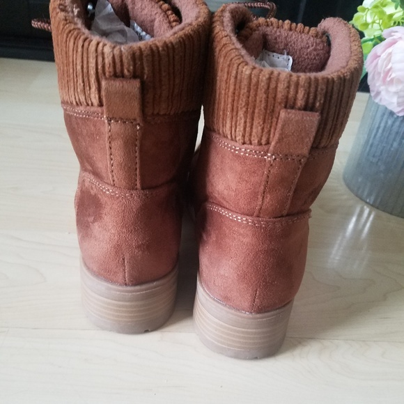 Girls Hiking Boots - Picture 4 of 5